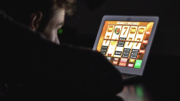 exoto Lightning Dice lobby showing multiple tables and prediction options